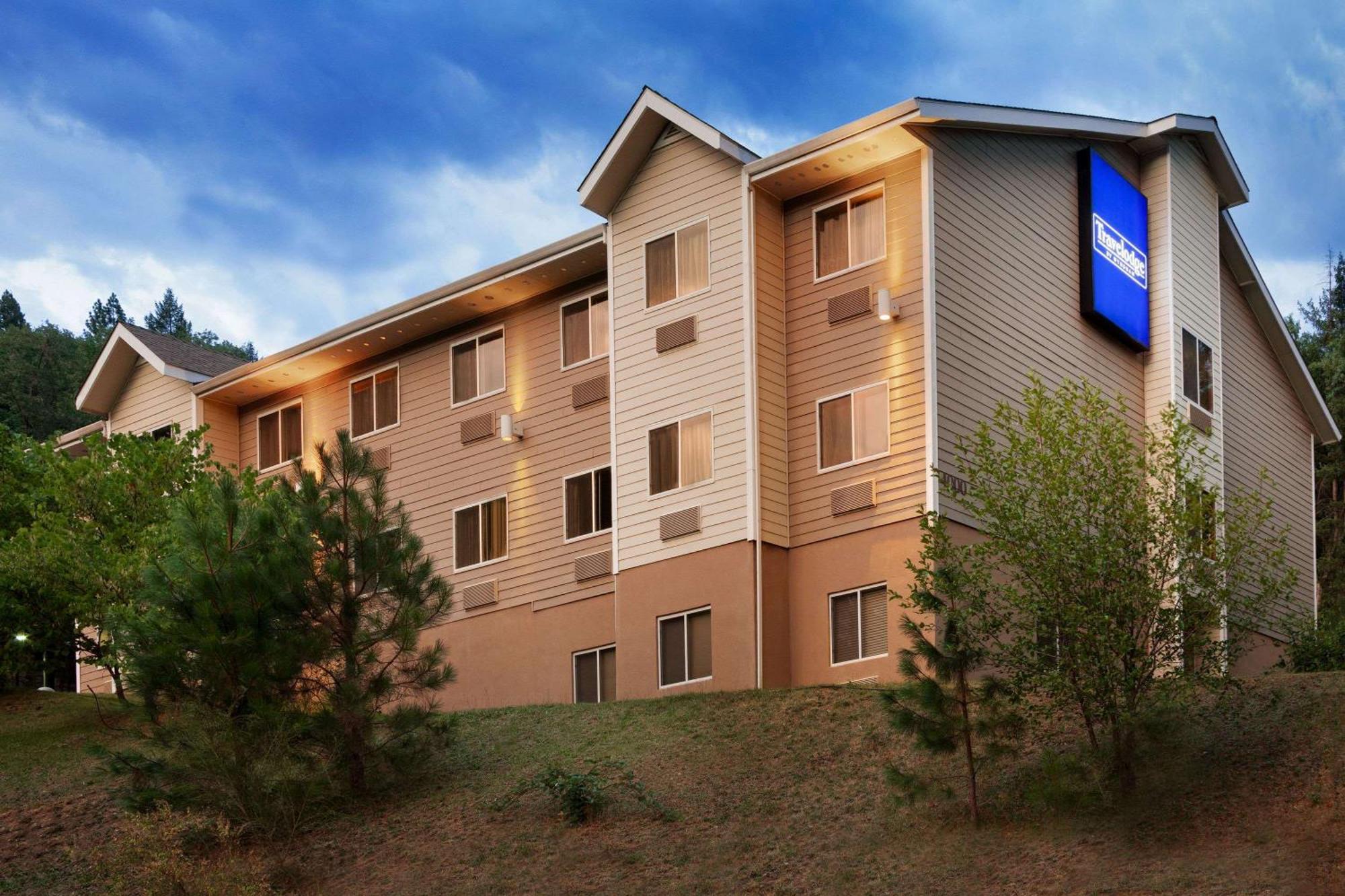 Travelodge By Wyndham Dunsmuir Bagian luar foto
