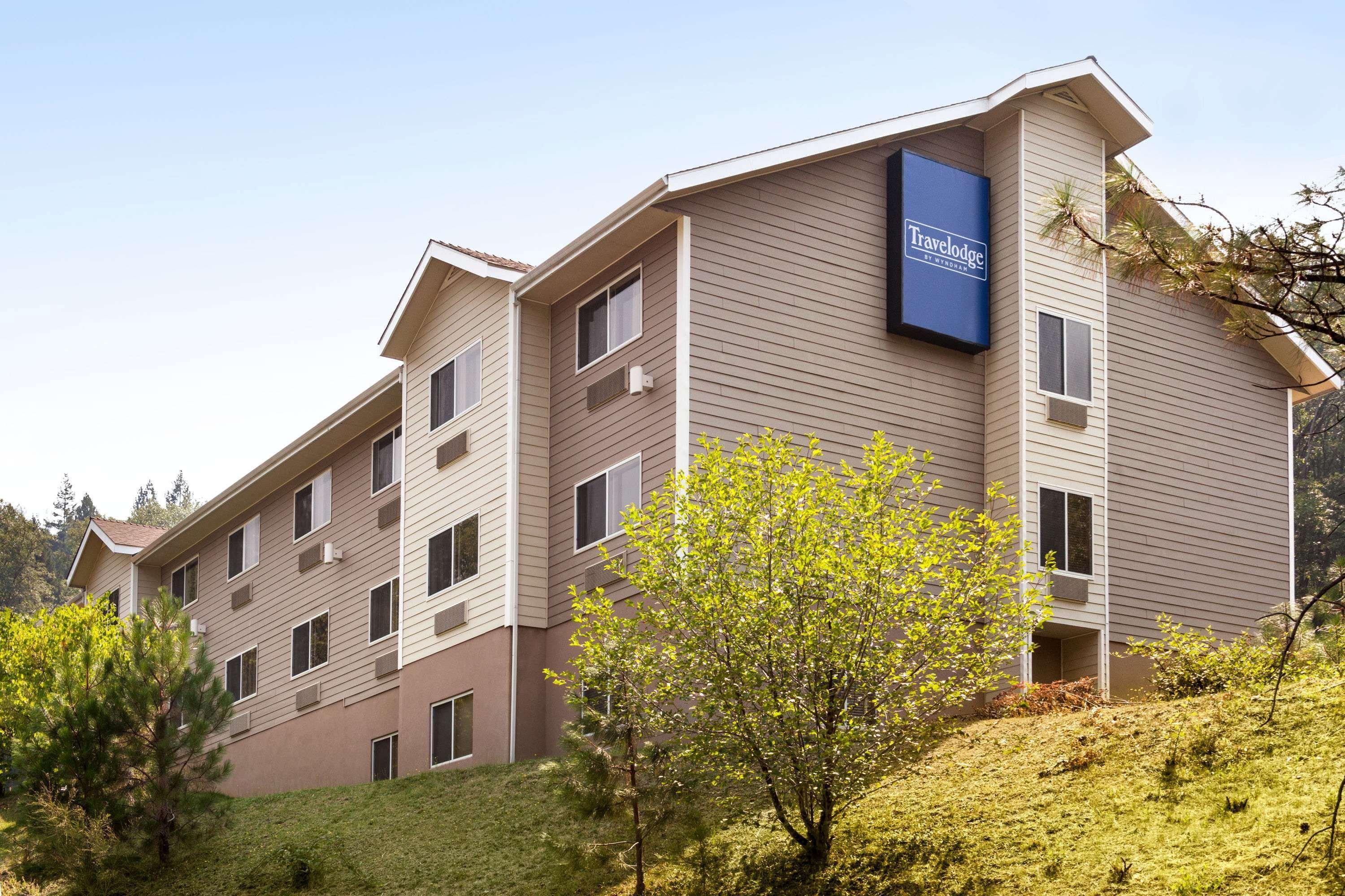 Travelodge By Wyndham Dunsmuir Bagian luar foto